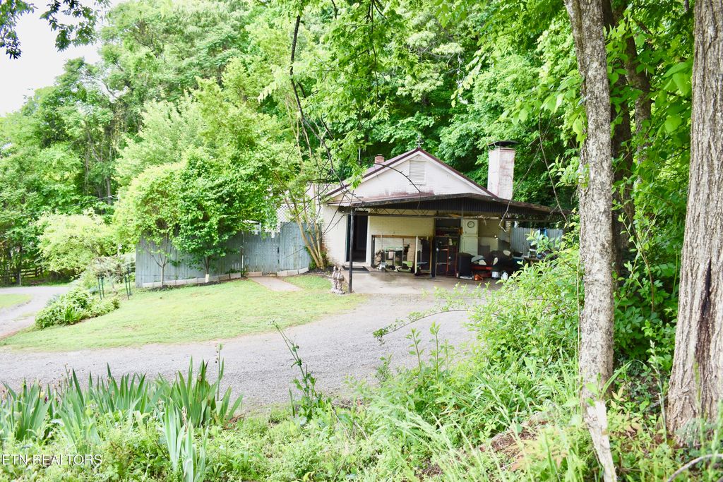 Photo of 4111 Wrights Ferry Rd, Louisville, TN 37777 (MLS # 1339583)