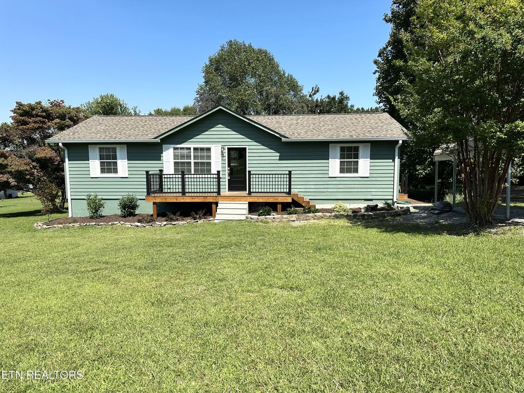 Photo of 417 Oakhill Drive, Sweetwater, TN 37874 (MLS # 1314024)