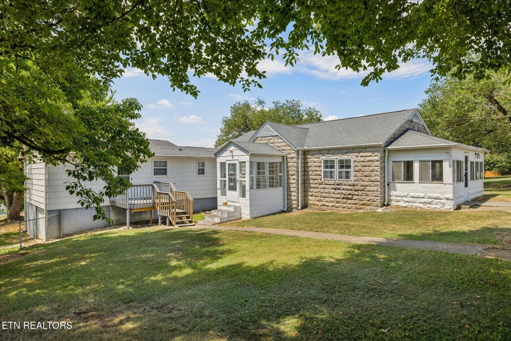 Photo of 810 Ridge Rd, Maryville, TN 37803 (MLS # 1359559)