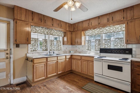 Tiny photo for 810 Ridge Rd, Maryville, TN 37803 (MLS # 1359559)