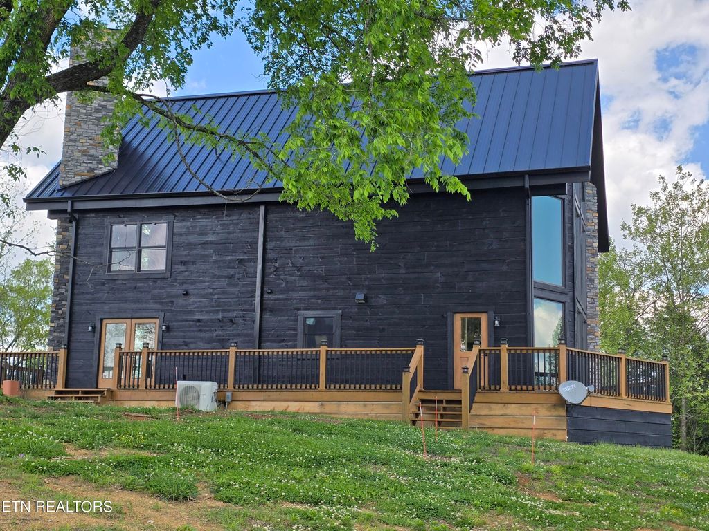 Photo of 833 Duck Creek Rd, Sneedville, TN 37869 (MLS # 1339595)