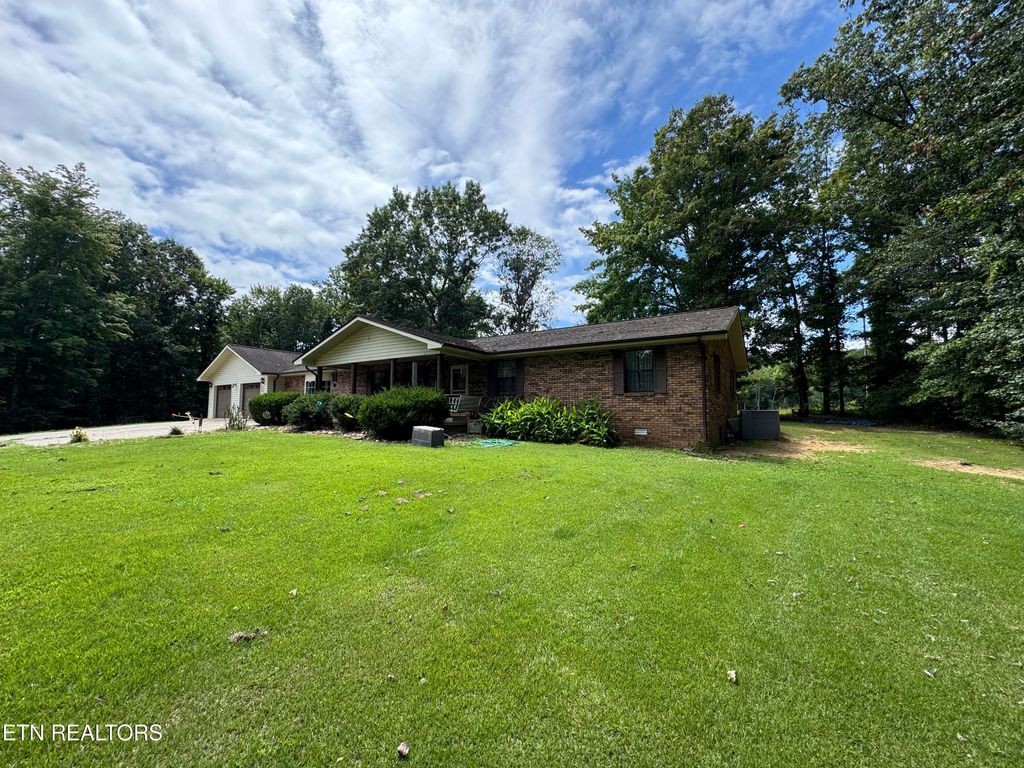 Photo of 108 Hope St, Huntsville, TN 37756 (MLS # 1311140)