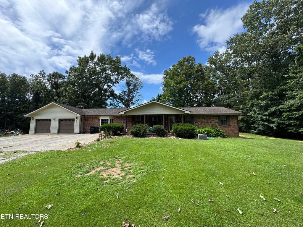 Photo of 108 Hope St, Huntsville, TN 37756 (MLS # 1311140)