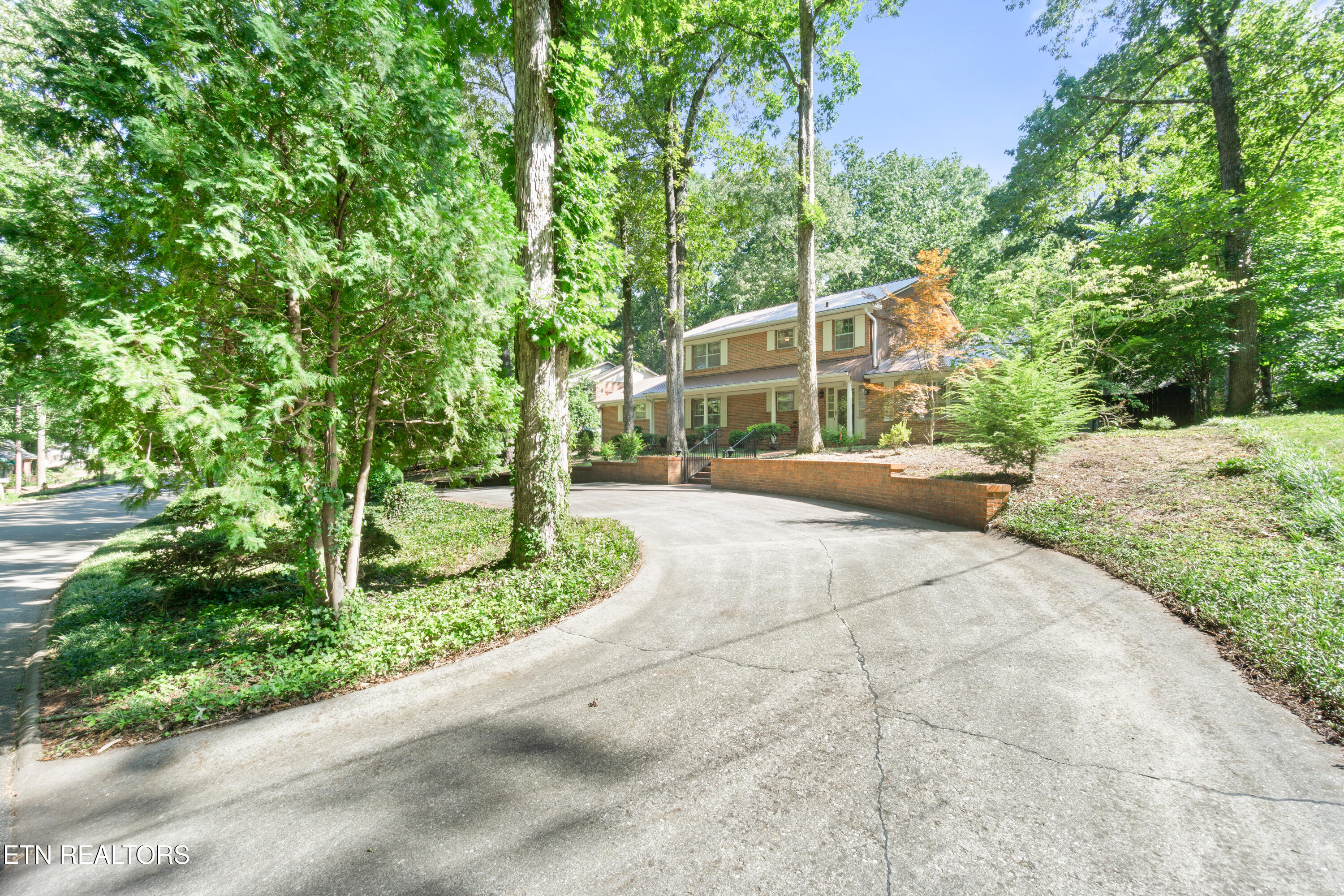 1605 Brentwood Drive