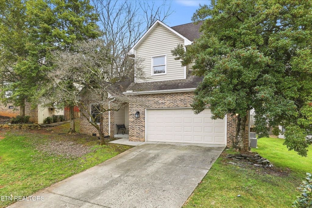 Photo of 8500 E Cypress Lake Drive, Knoxville, TN 37923 (MLS # 1325752)