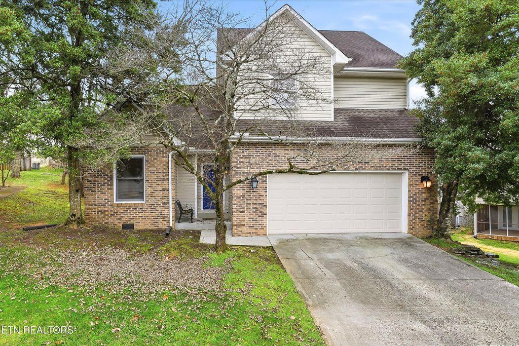 Photo of 8500 E Cypress Lake Drive, Knoxville, TN 37923 (MLS # 1325752)