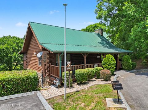 Photo of 1629 Little Cabin Loop, Pigeon Forge, TN 37862 (MLS # 1343862)
