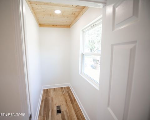 Tiny photo for 410 W Walnut St, Madisonville, TN 37354 (MLS # 1332440)