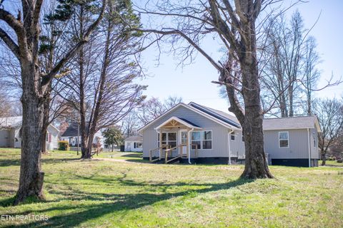 Tiny photo for 410 W Walnut St, Madisonville, TN 37354 (MLS # 1332440)