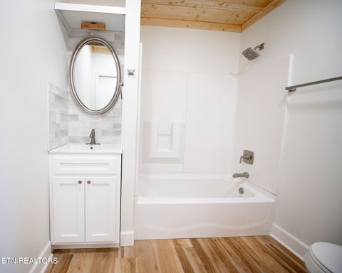 Tiny photo for 410 W Walnut St, Madisonville, TN 37354 (MLS # 1332440)