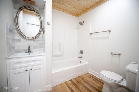 Tiny photo for 410 W Walnut St, Madisonville, TN 37354 (MLS # 1332440)