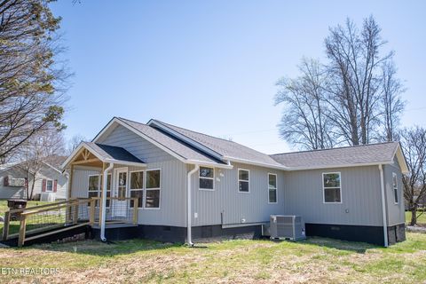 Tiny photo for 410 W Walnut St, Madisonville, TN 37354 (MLS # 1332440)