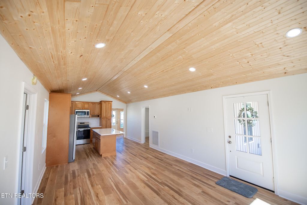 Photo of 410 W Walnut St, Madisonville, TN 37354 (MLS # 1332440)