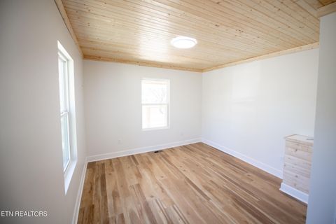 Tiny photo for 410 W Walnut St, Madisonville, TN 37354 (MLS # 1332440)