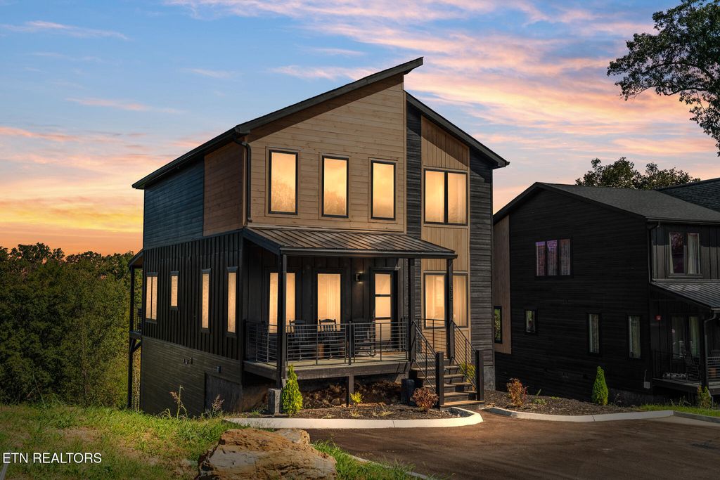 Photo of 519 New Venture Way, Sevierville, TN 37876 (MLS # 1317587)