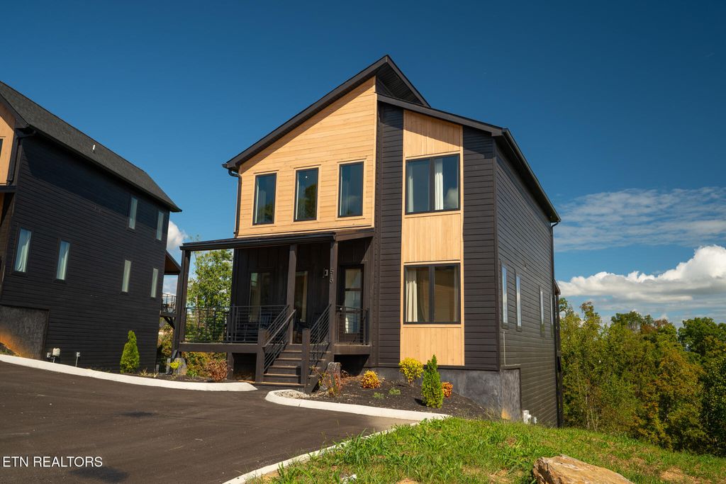 Photo of 519 New Venture Way, Sevierville, TN 37876 (MLS # 1317587)