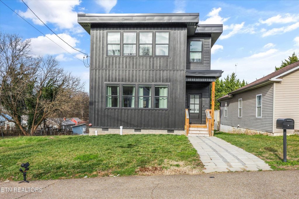 Photo of 1303 W Baxter Ave, Knoxville, TN 37921 (MLS # 1326549)