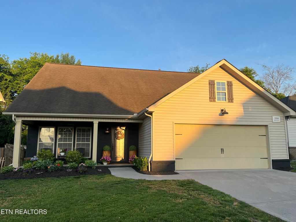 Photo of 1956 Mahogany Wood Tr, Knoxville, TN 37920 (MLS # 1340192)