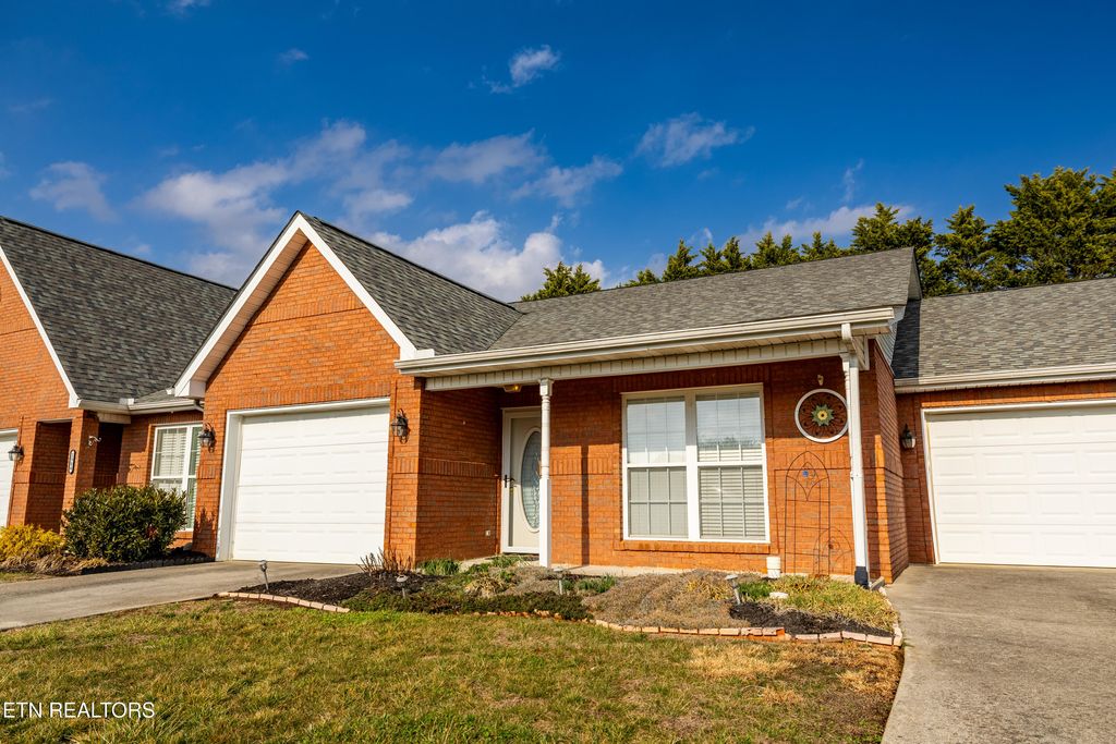 Photo of 2906 Dominion Drive, Maryville, TN 37803 (MLS # 1329980)