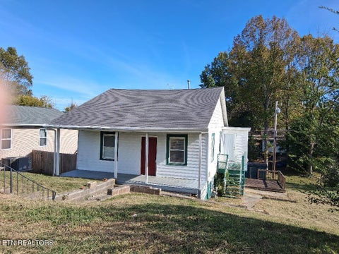 Photo of 320 E Bell St, Alcoa, TN 37701 (MLS # 1360387)