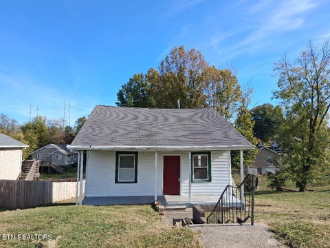 Tiny photo for 320 E Bell St, Alcoa, TN 37701 (MLS # 1360387)