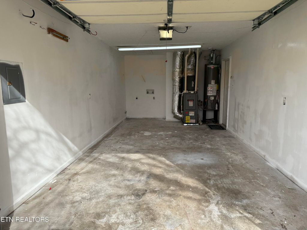 Photo of 7662 Trey Oaks Lane, Knoxville, TN 37918 (MLS # 1328063)