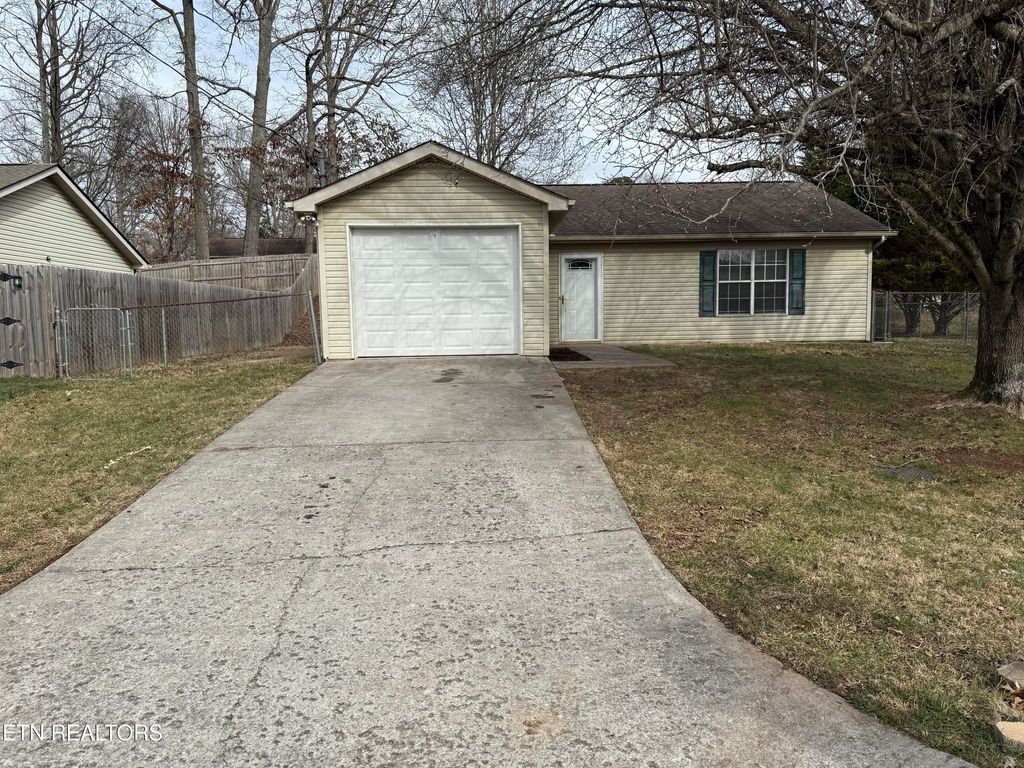 Photo of 7662 Trey Oaks Lane, Knoxville, TN 37918 (MLS # 1328063)