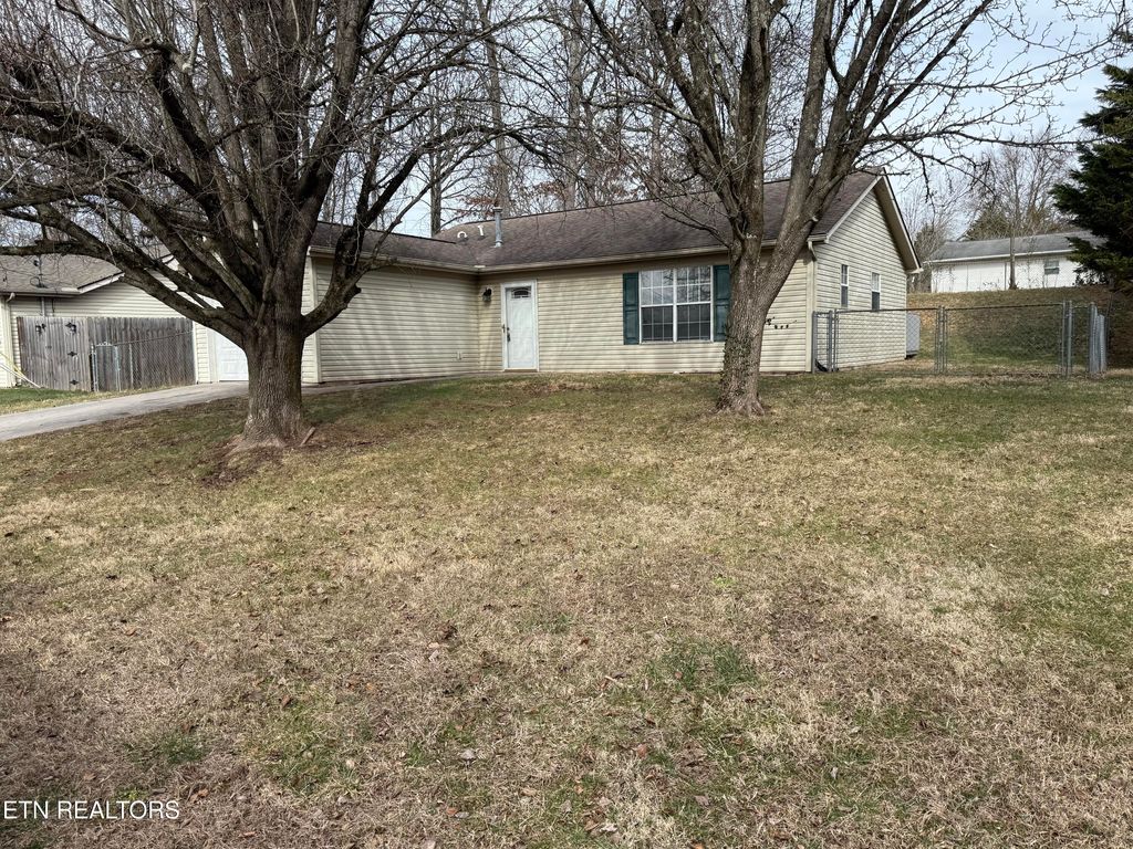 Photo of 7662 Trey Oaks Lane, Knoxville, TN 37918 (MLS # 1328063)