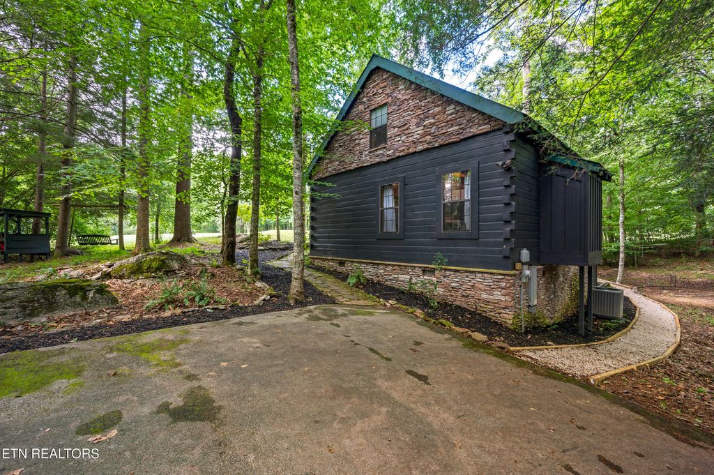 Photo of 278 Laurel Rd, Townsend, TN 37882 (MLS # 1338801)