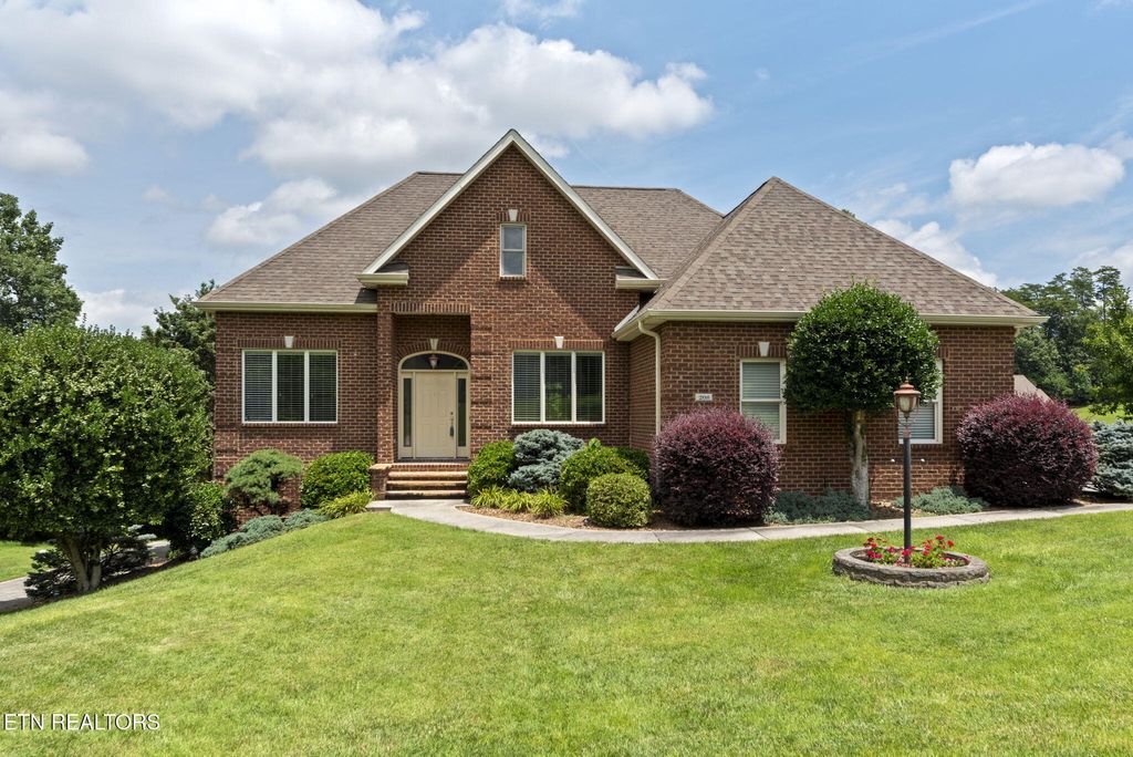 Photo of 208 High Pointe Village Way, Kingston, TN 37763 (MLS # 1306849)