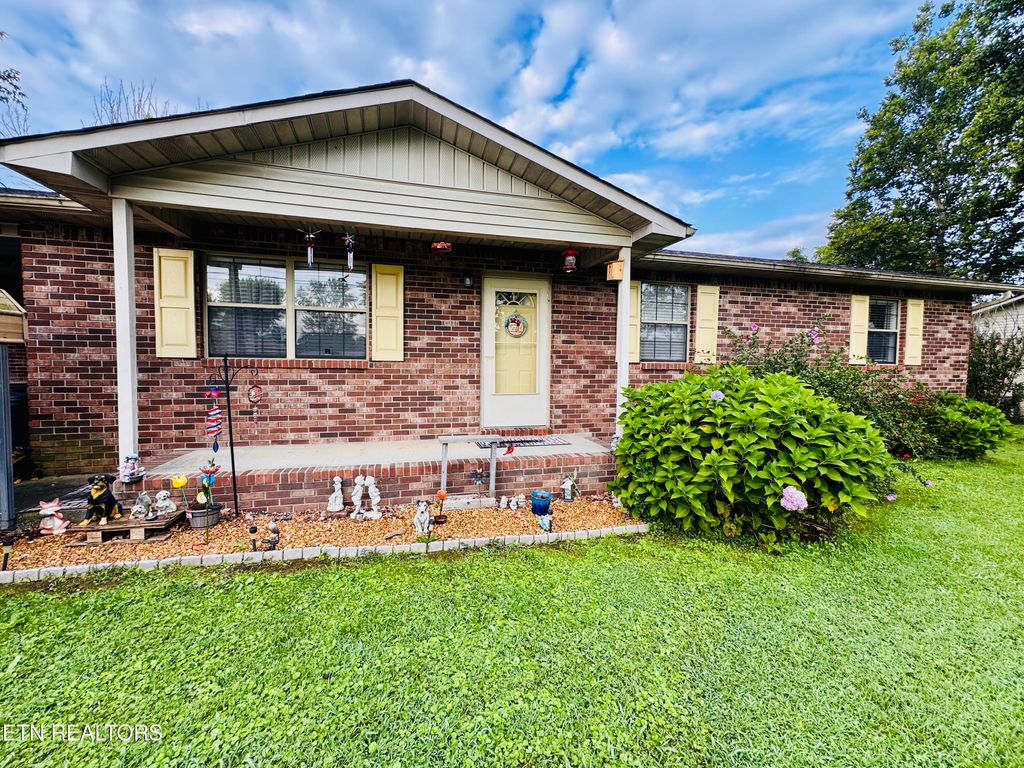 Photo of 1215 Pomona Rd. Rd, Crossville, TN 38571 (MLS # 1313174)