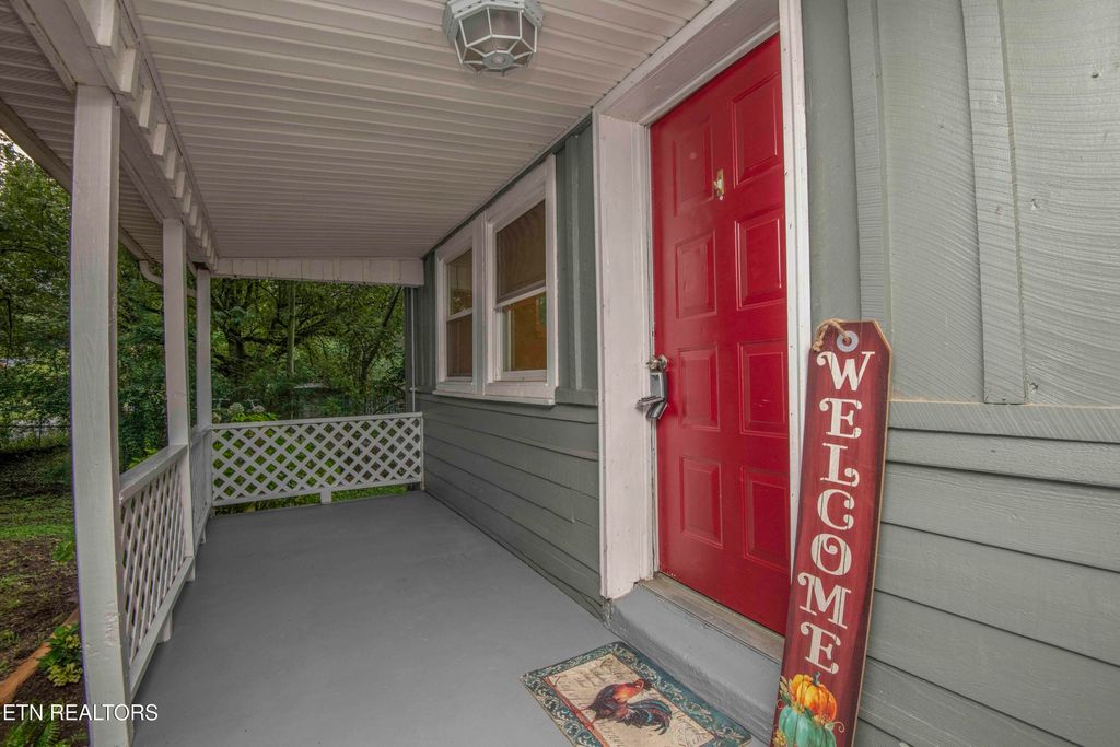 Photo of 143 Shubert Street St, Kingston, TN 37763 (MLS # 1324284)