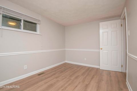 Tiny photo for 143 Shubert Street St, Kingston, TN 37763 (MLS # 1324284)