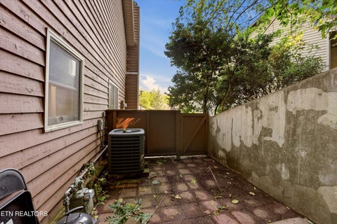 Tiny photo for 14 Belmont Court, Oak Ridge, TN 37830 (MLS # 1352650)