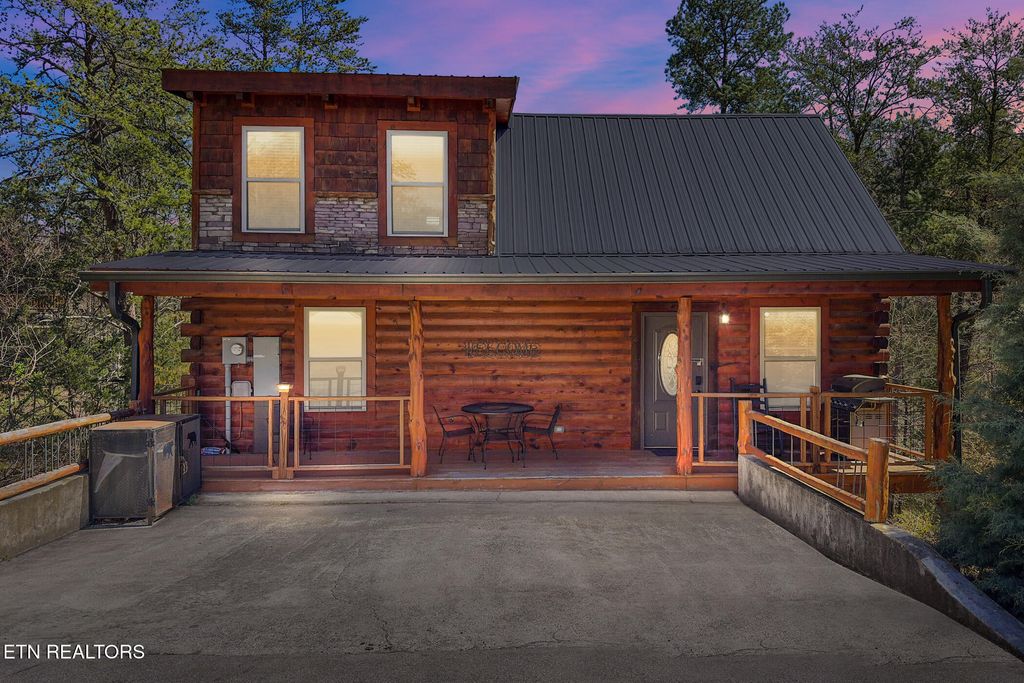 Photo of 2713 Alps Way, Pigeon Forge, TN 37863 (MLS # 1334265)