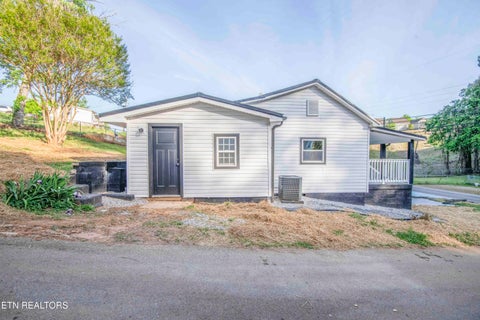 Tiny photo for 4112 Edington Rd, Knoxville, TN 37920 (MLS # 1356339)
