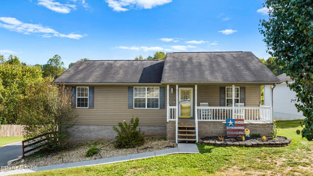 Photo of 517 Bowers Park Circle, Knoxville, TN 37920 (MLS # 1317765)