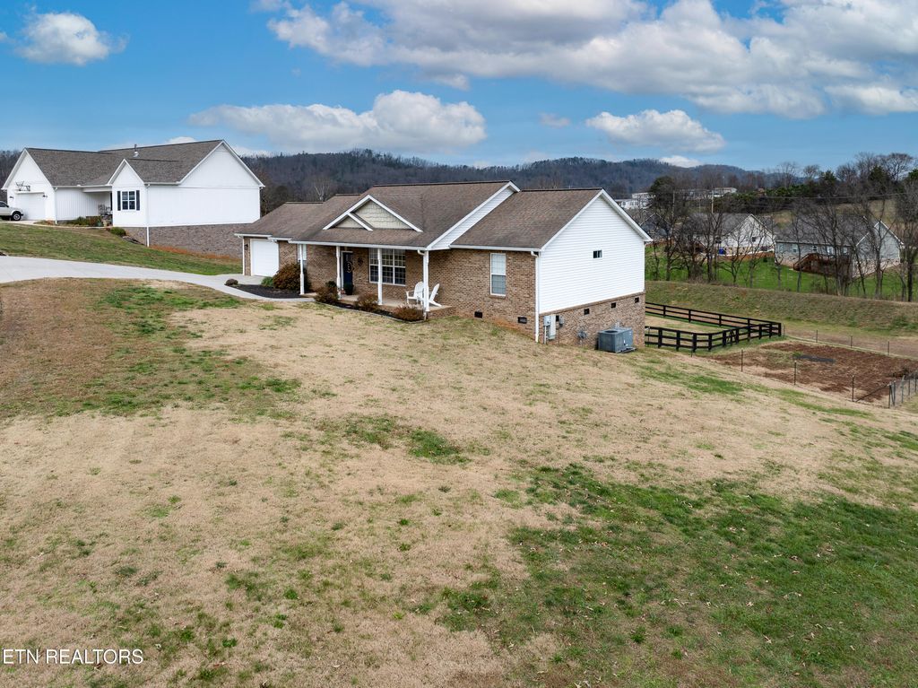 Photo of 5163 Candlewood Court, Maryville, TN 37804 (MLS # 1323618)