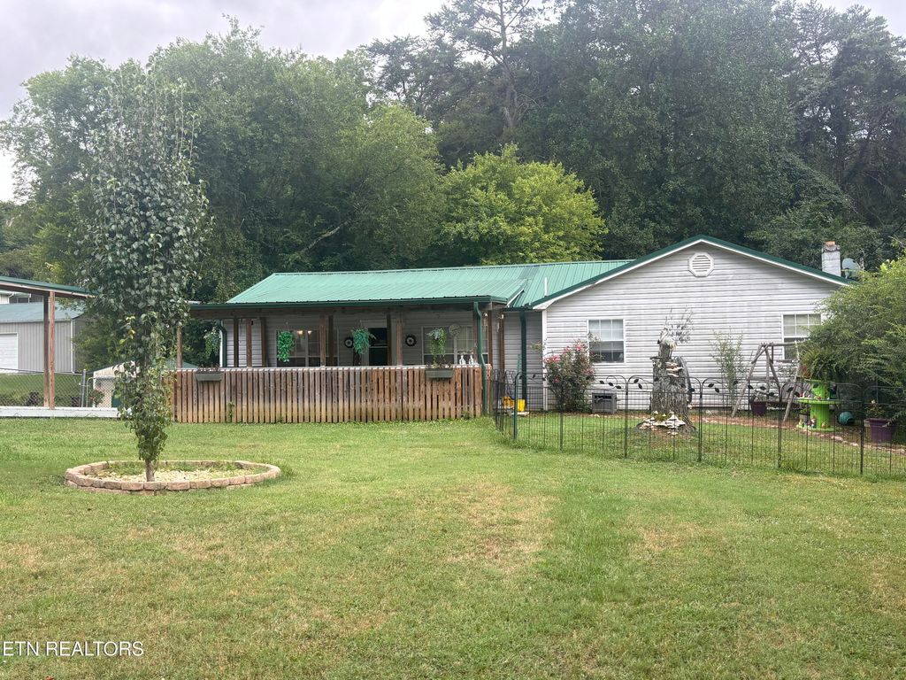 Photo of 9416 College St, Strawberry Plains, TN 37871 (MLS # 1309260)