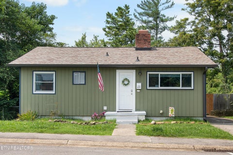 Photo of 104 W Malta Rd, Oak Ridge, TN 37830 (MLS # 1346769)