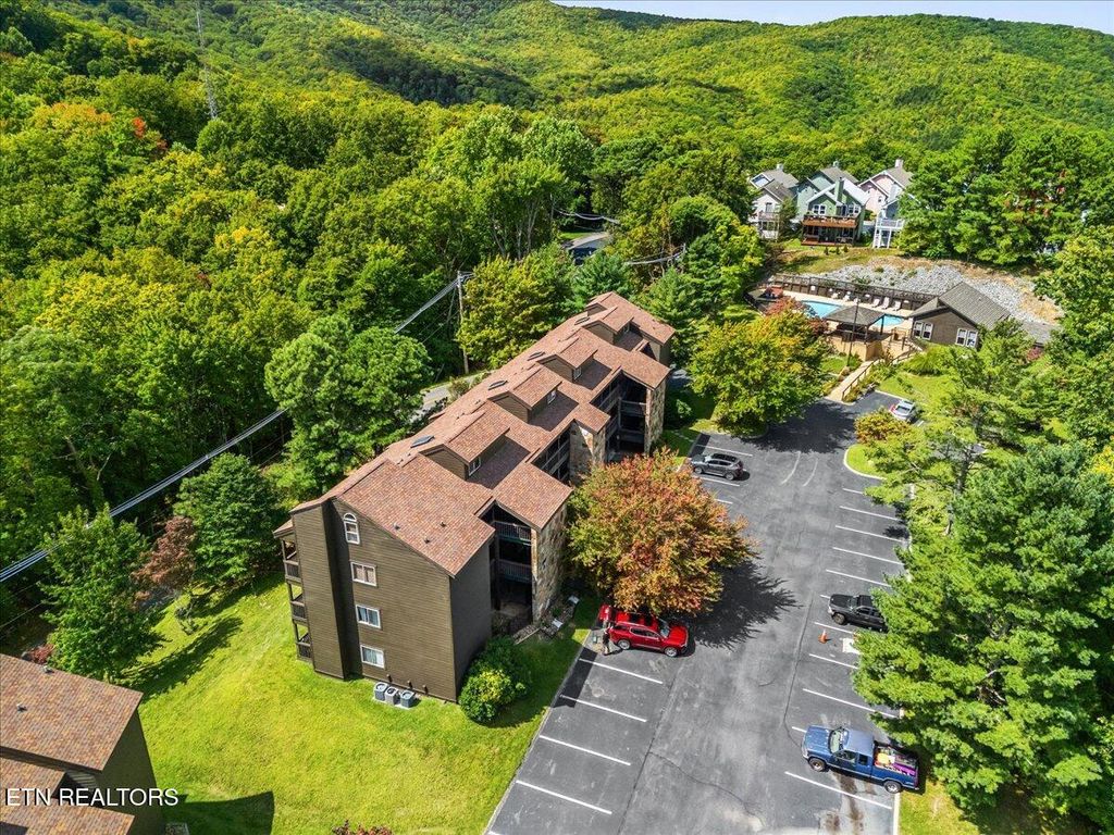 Photo of 1380 Ski View Drive #1106, Gatlinburg, TN 37738 (MLS # 1315836)