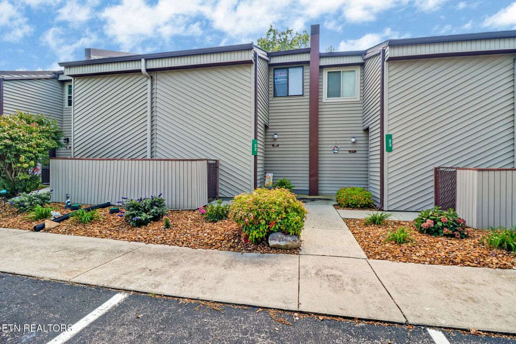 Photo of 65 Lakeshore Terrace #22, Crossville, TN 38558 (MLS # 1316192)