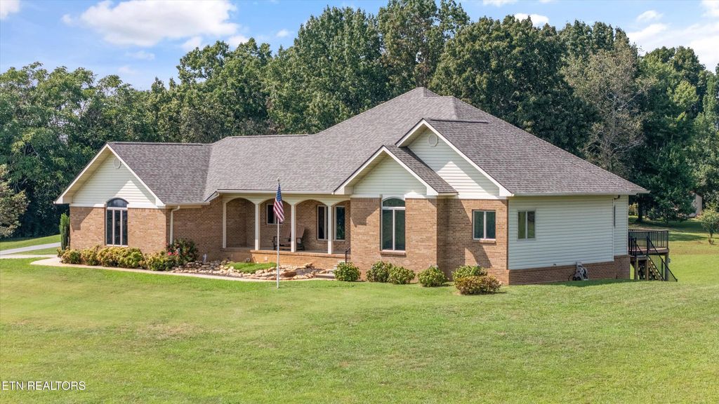 Photo of 706 Loudon Rd, Loudon, TN 37774 (MLS # 1328085)