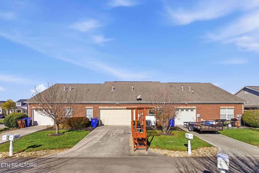 Photo of 132 Hardinberry St, Oak Ridge, TN 37830 (MLS # 1322052)