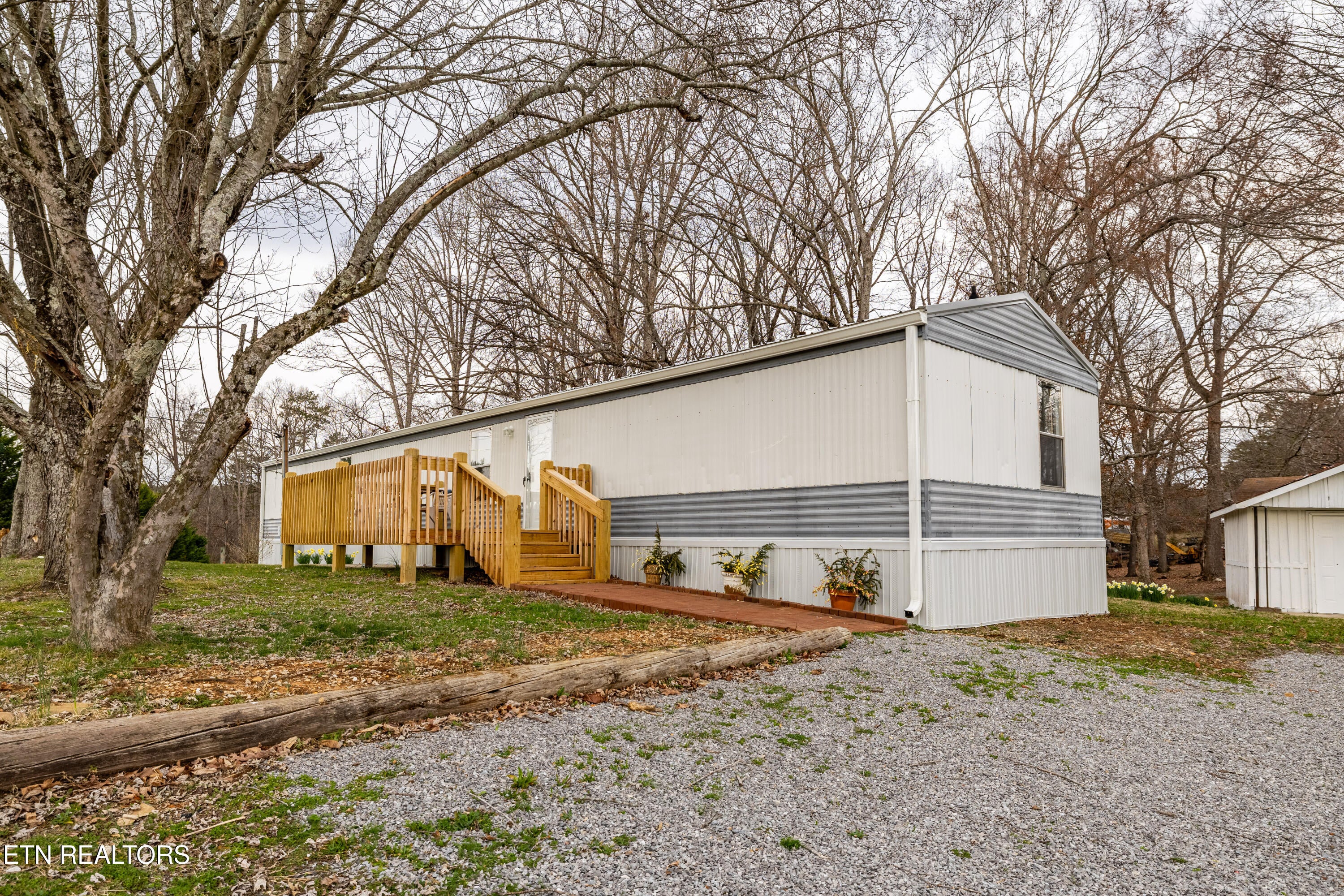 1122 Wooddale Church Rd