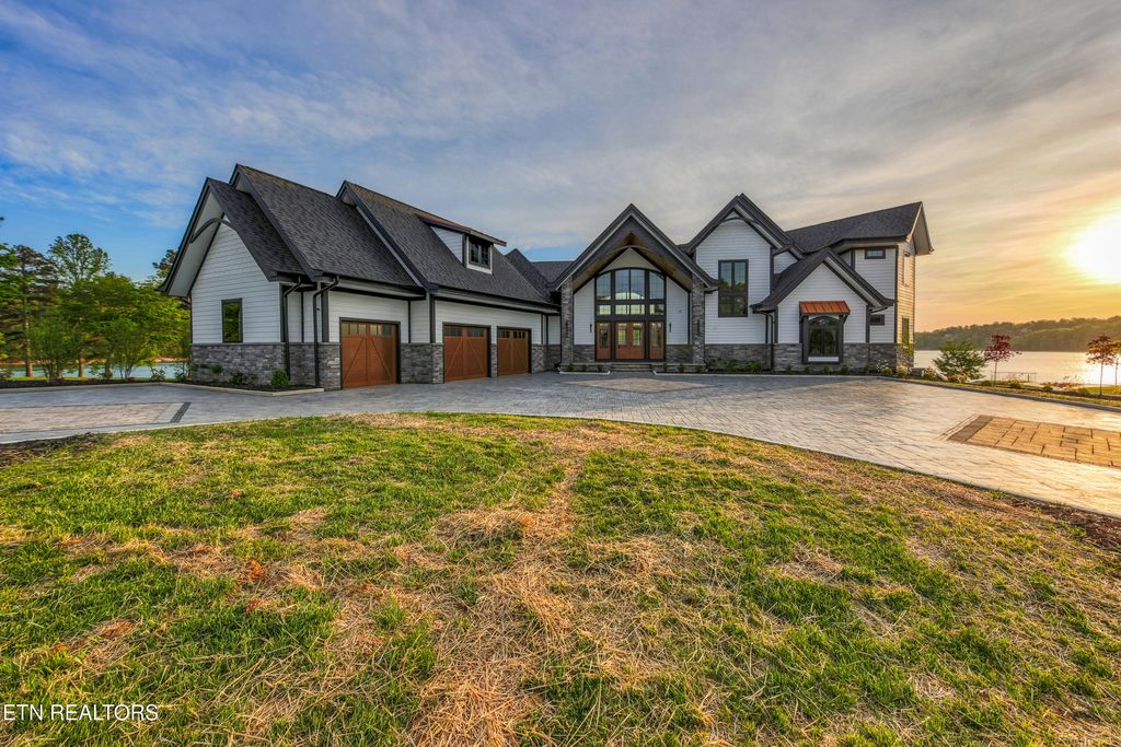 Photo of 202 Crown Jewel Lane, LaFollette, TN 37766 (MLS # 1339152)