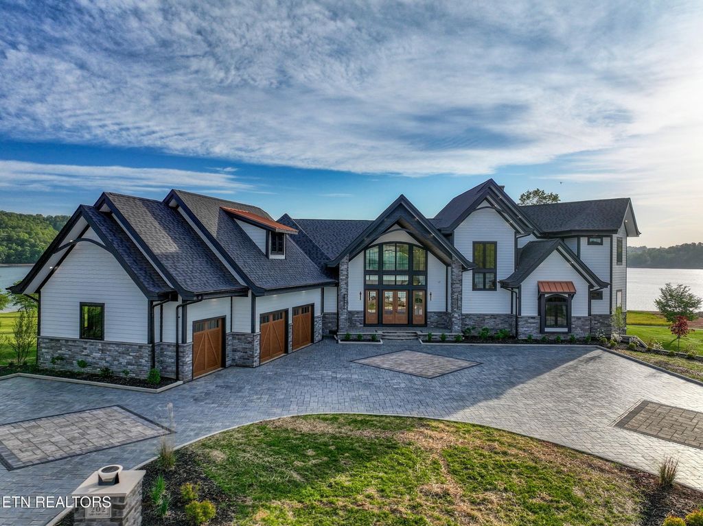 Photo of 202 Crown Jewel Lane, LaFollette, TN 37766 (MLS # 1339152)