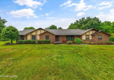 Photo of 944 S Briarcliff Circle, Maryville, TN 37803 (MLS # 1342140)