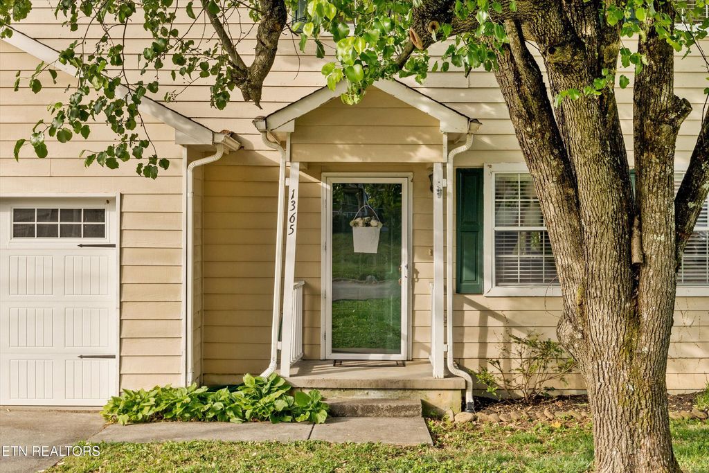 Photo of 1365 Woodridge Drive, Knoxville, TN 37919 (MLS # 1337120)