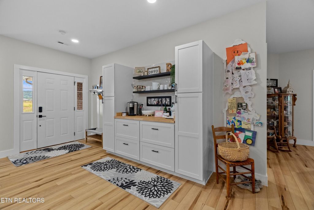 Photo of 1032 Patriots Landing Dr, Dandridge, TN 37725 (MLS # 1331956)